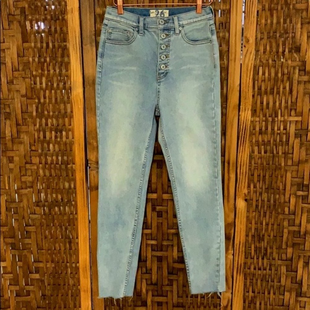 NWOT Free People High Rise Button Up Skinny Jeans